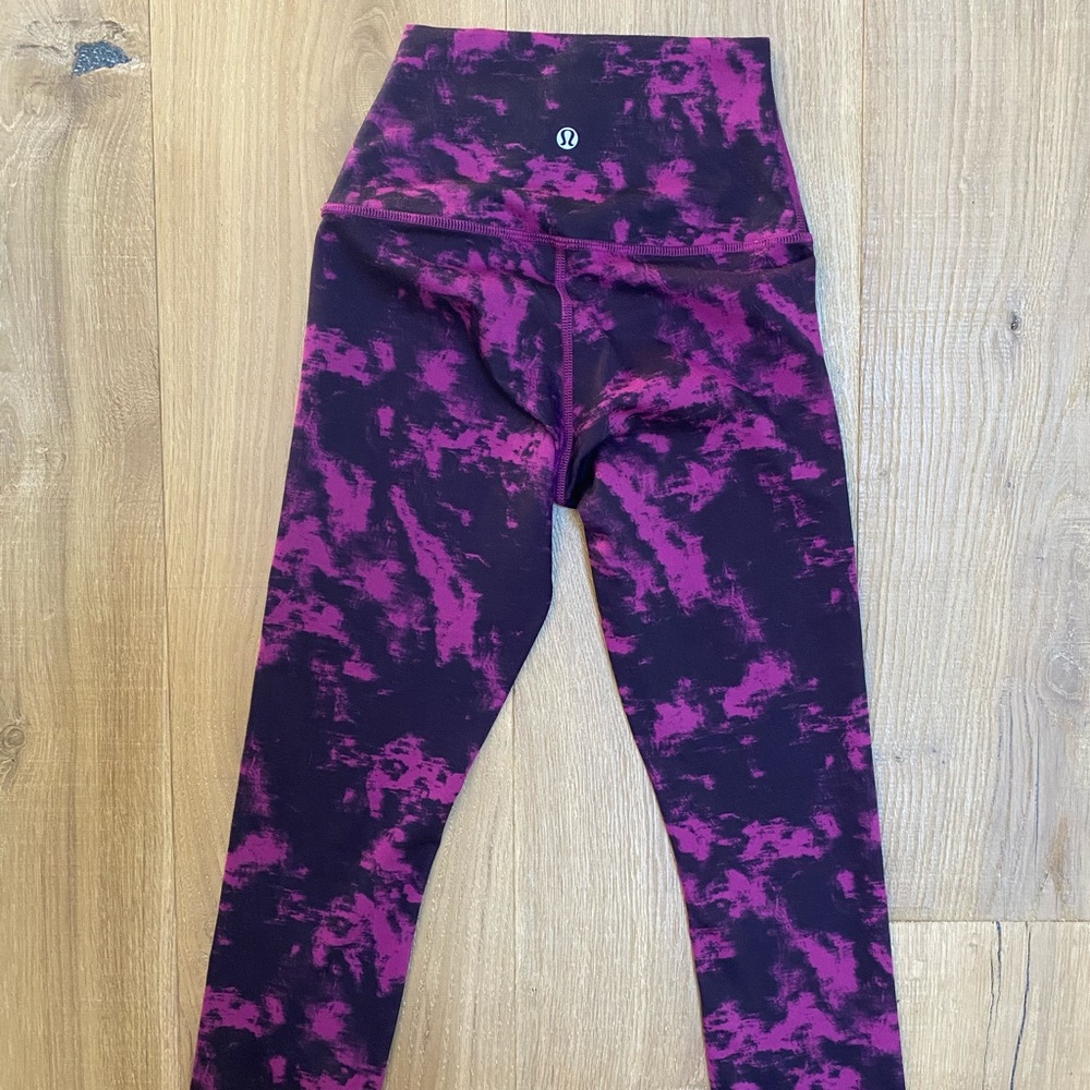 Lululemon high top Capri yoga pants